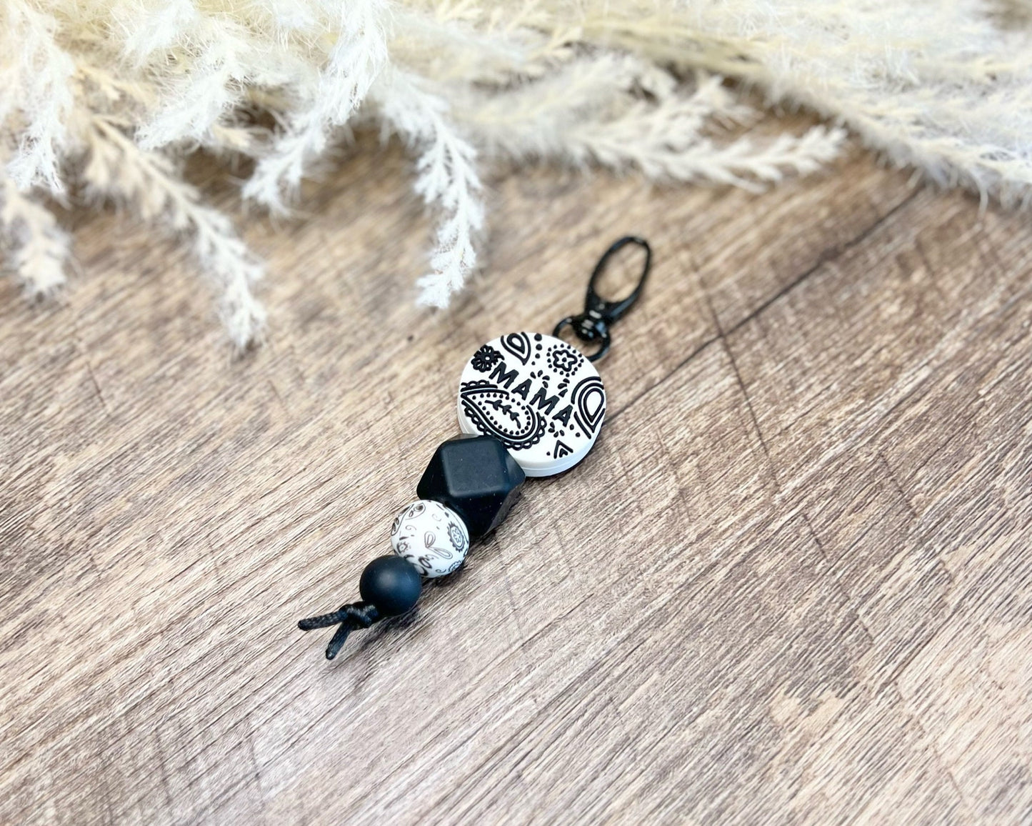 Mama Keychain With Paisley Print